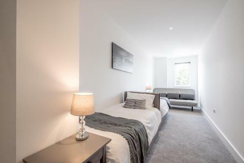 Huge Bedford Apartment For Business Workers By Comfy Workers