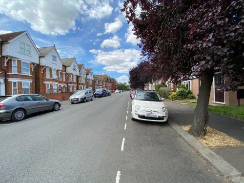 The Grove Extra Cosy 2 Bed Town House Station Location