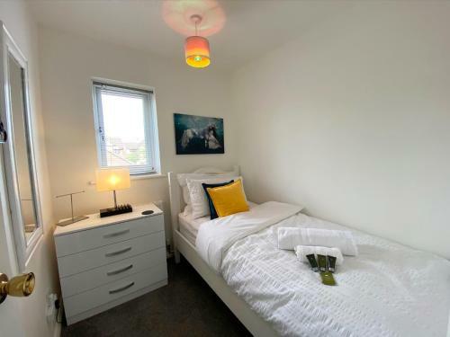 The Grove Extra Cosy 2 Bed Town House Station Location