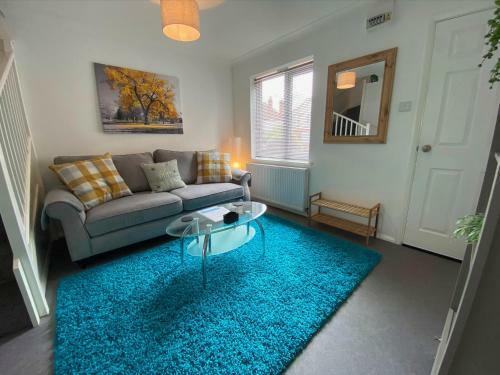 The Grove Extra Cosy 2 Bed Town House Station Location