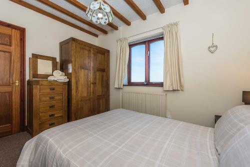 Detached 4-bed Farmhouse Beaumaris Stunning Views!