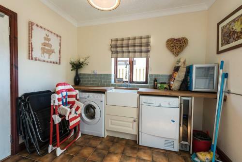 Detached 4-bed Farmhouse Beaumaris Stunning Views!
