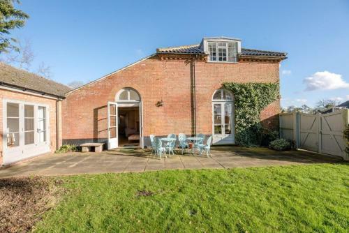 The Coach House Geldeston Air Manage Suffolk