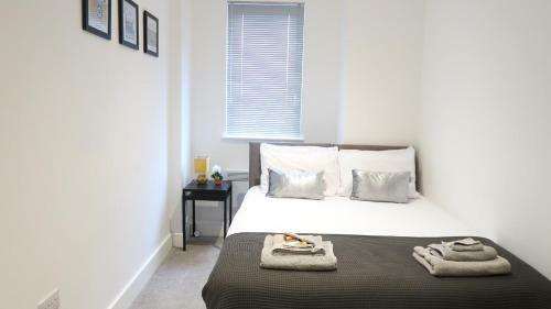 Large Contractor Apartment - Bedford Town Centre By Comfy Workers