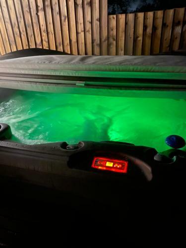Apartamento Coachman Cottage Outside Hot Tub