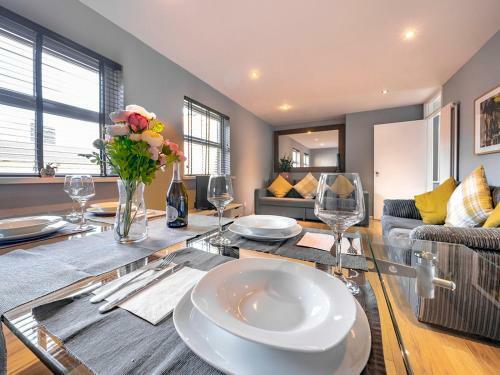 Pass The Keys - 2br Luxury Apartment With Jacuzzi Bath