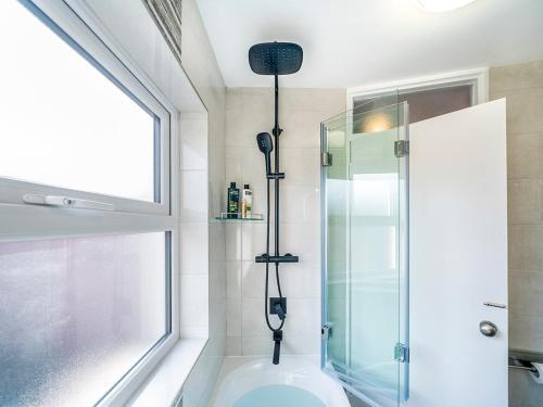 Pass The Keys - 2br Luxury Apartment With Jacuzzi Bath
