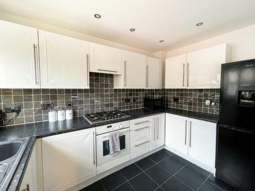 Big Contractor House, Modern Finish With Garden And Parking By Comfy Workers