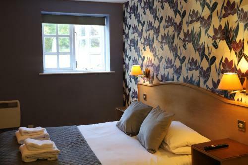 Bed & Breakfast Red Lion & Cellar Room Pub Hotel