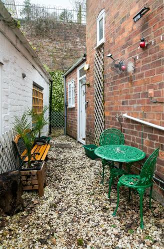 The Bewdley Bolt Hole Cottage With Log Burner