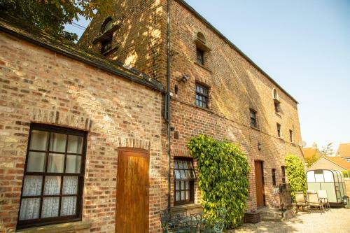 The Carriage House, Apartment Three