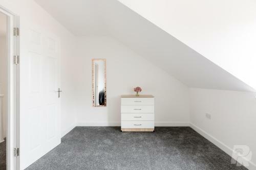 Birmingham Estate III By Prime Stays