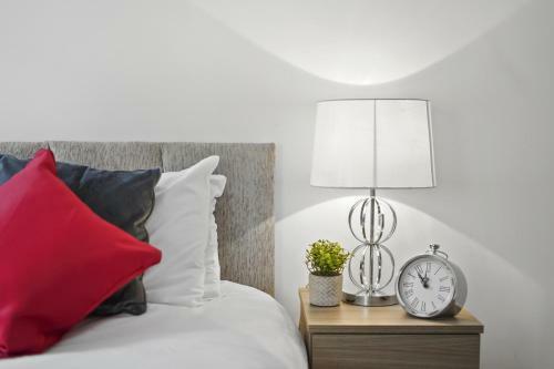 Bed & Breakfast Onyx Serviced Luxury Birmingham City Accommodation
