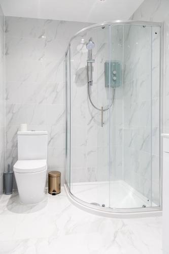 Prime Luxurious Apartment Nec Free Parking!!