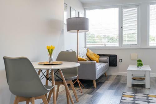 Moda Stays - The Interchange Serviced Apartments
