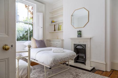 Amazing 5 Bed Victorian House - Clarence House