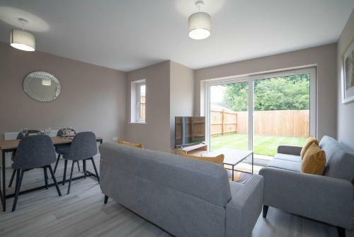 Cosy 3 Bedroom Home In Birmingham With Garden