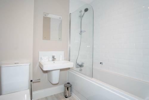 Cosy 3 Bedroom Home In Birmingham With Garden