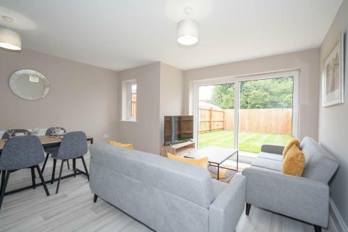 Cosy 3 Bedroom Home In Birmingham With Garden
