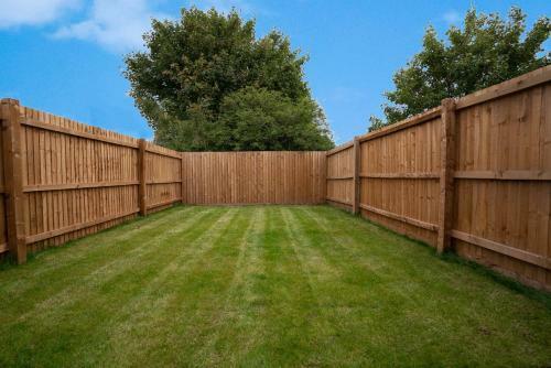 Fantastic 3br House In Birmingham With Garden