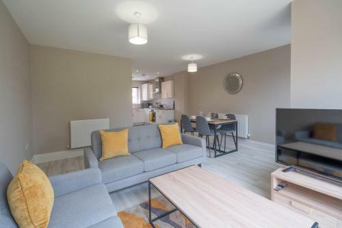 Fantastic 3br House In Birmingham With Garden
