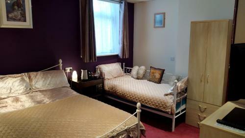 Hostal Selenite Guest House