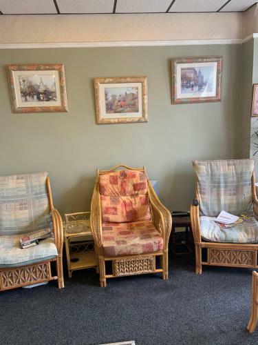 Hostal Tres Bon Hotel