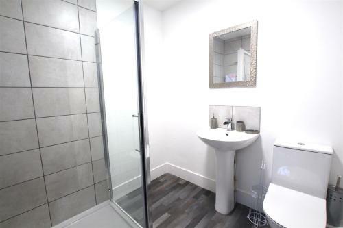 Fabrik Apartments - 66 Central Drive