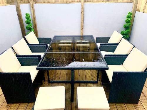 Victory Luxury Hot Tub House