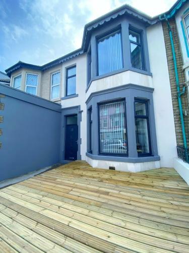 Chelsea Suite Sasco Apartments