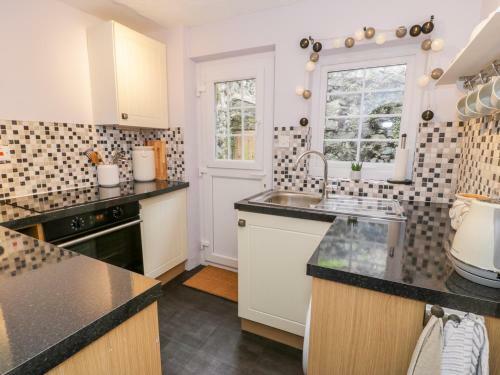 1 Waterloo Cottage