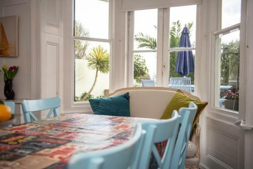 Bognor Regis Villa Sleeps 14 Wifi
