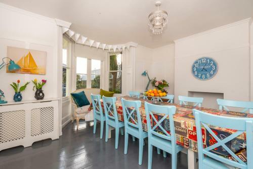 Bognor Regis Villa Sleeps 14 Wifi