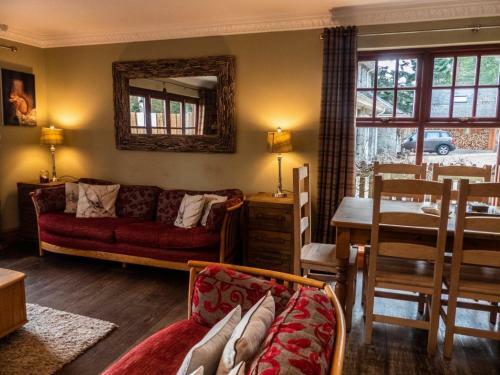 Red Squirrel Lodge