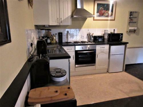 Exmoor 16thc Flat In Country Village House 5