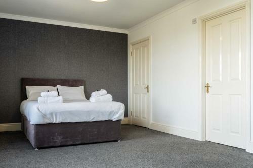 Redbourne Holiday Home