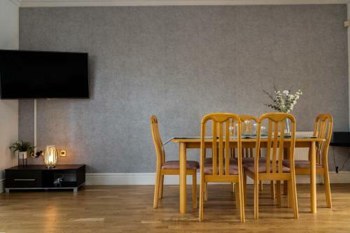 Redbourne Holiday Home