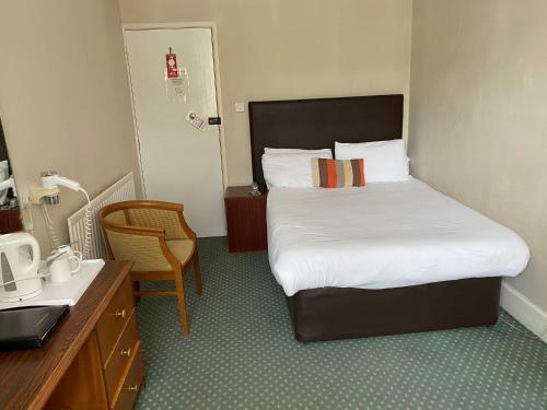 Hinton Firs Hotel