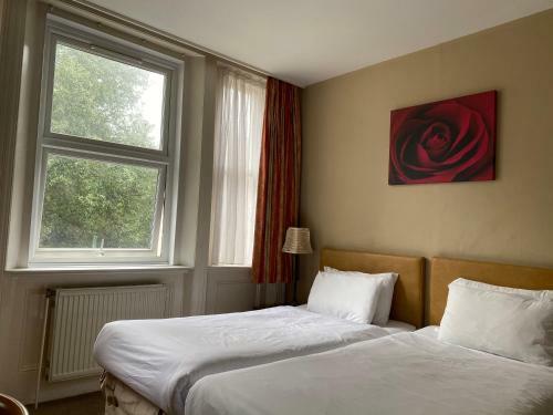 Hinton Firs Hotel