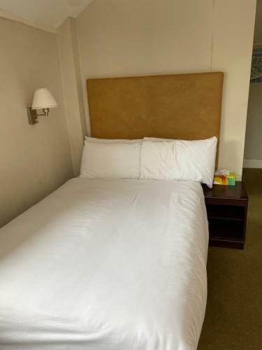 Hinton Firs Hotel