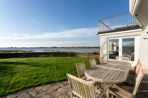 Bosham Villa Sleeps 9