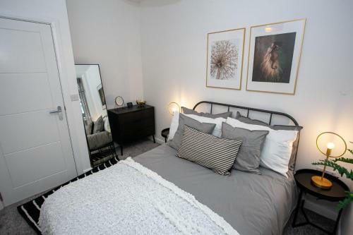 Modern 2 Bedroom Apartment In Bolton