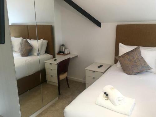 Primrose Hotel