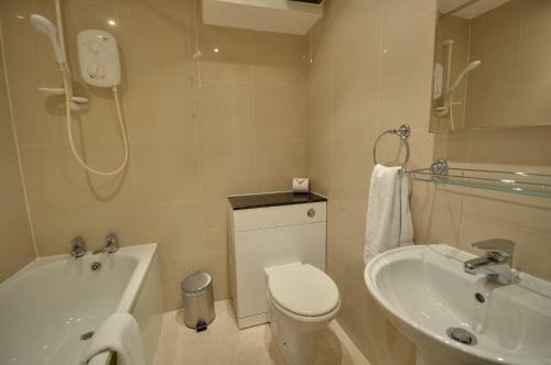 82 Westcliff Studio