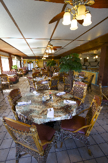 Hotel Maui Seaside (.)