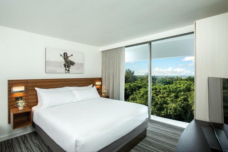 Hotel Naniloa Volcanoes Resort