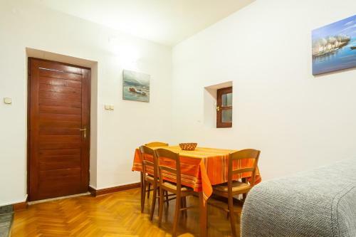 Apartments Perasto