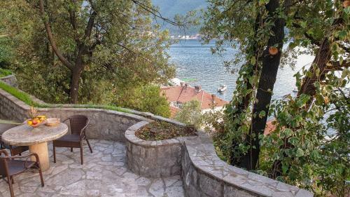 Apartments Perasto