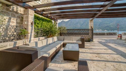 Perast Waterfront Apartments
