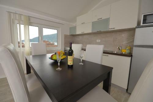 Apartments Mianiko